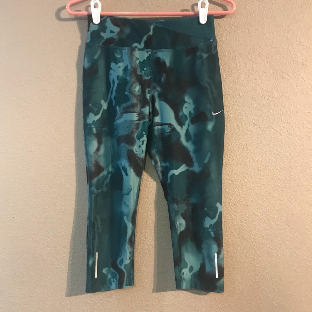 Size XS Nike Blue Green Black Cropped Leggings